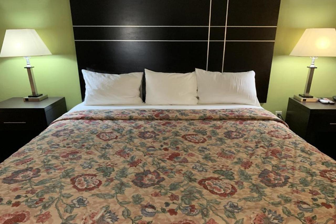 Travelodge By Wyndham Torrington Kültér fotó